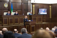 Глава КЧР Рашид Темрезов принял участие в работе сессии Народного Собрания (Парламента) республики